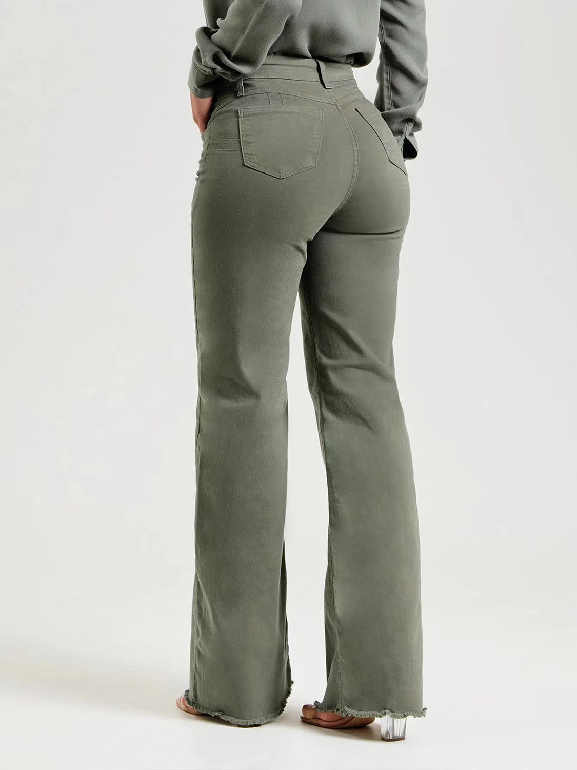 Buttoned Raw Hem Cotton Jeans with Pockets